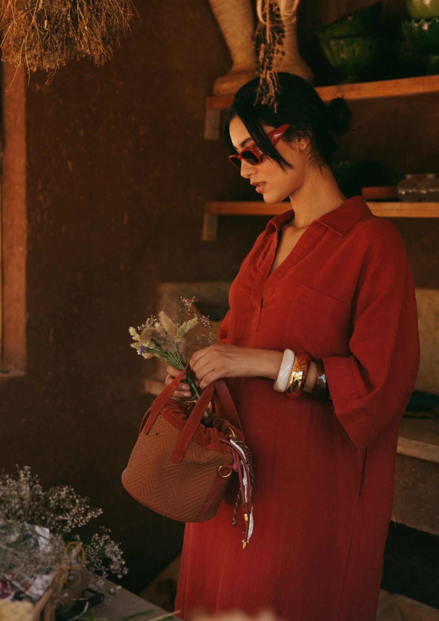 Vase Charm Camel/White