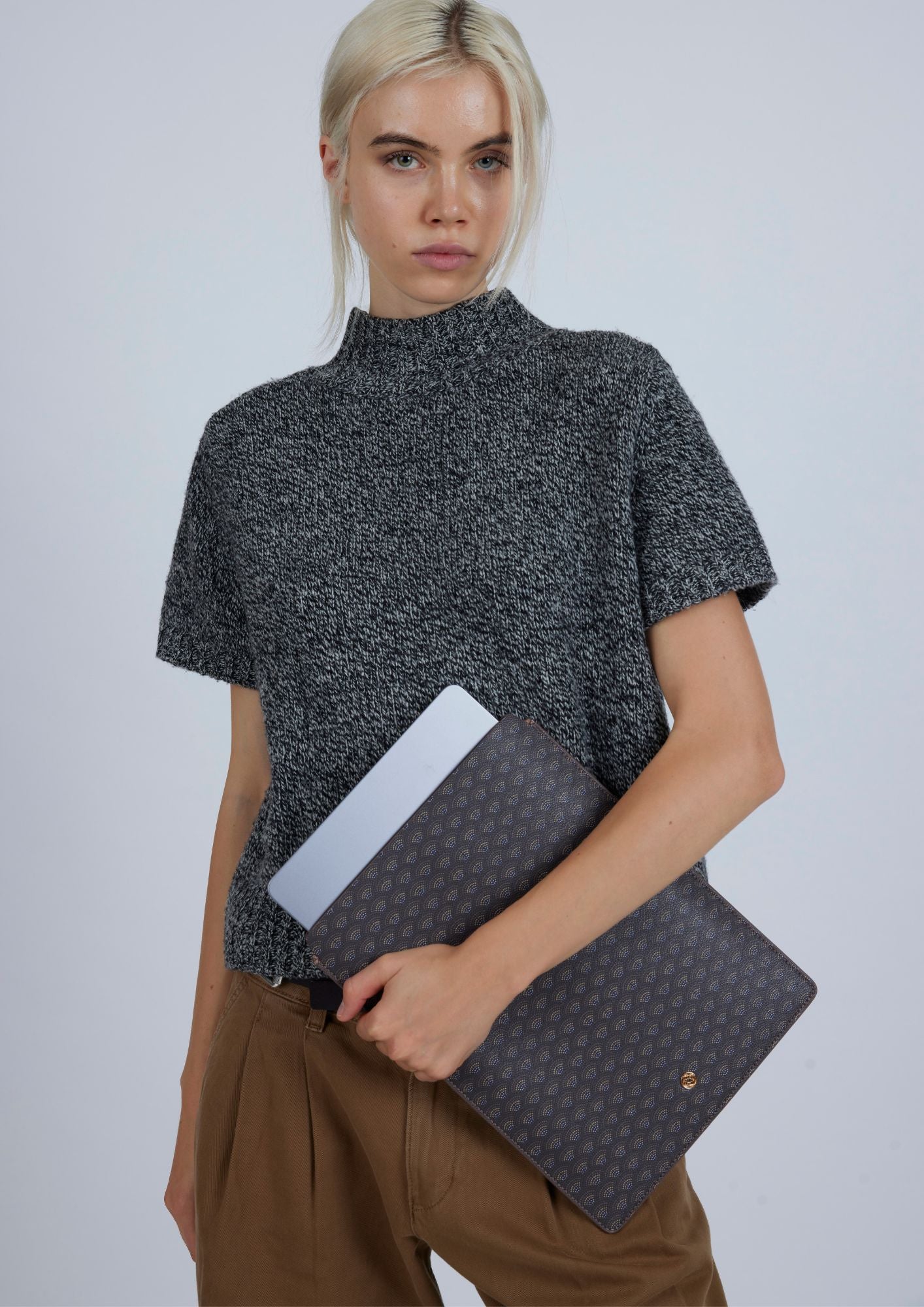 Funda Ipad 13" Kubu Brown